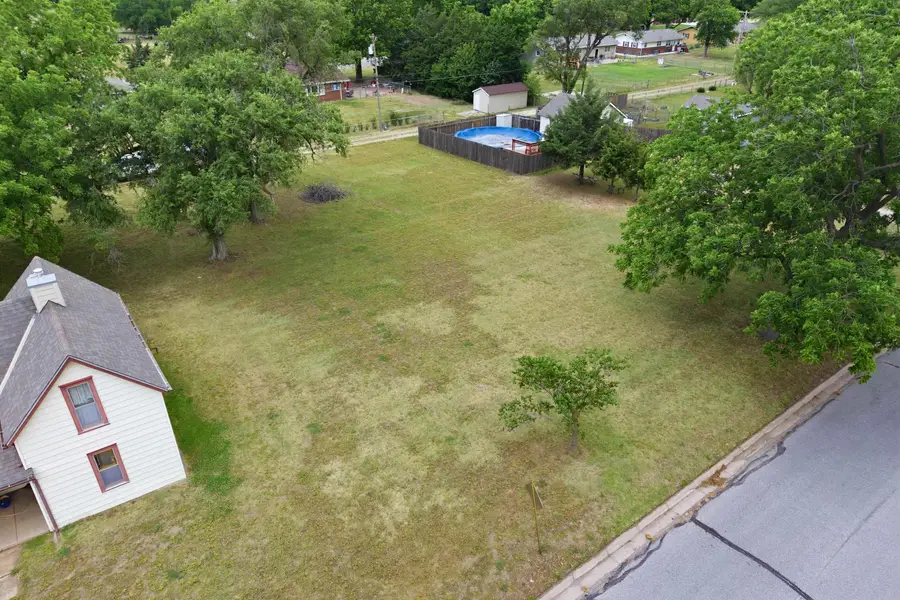 605 Doyle St, Garden Plain, KS 67050 - #3