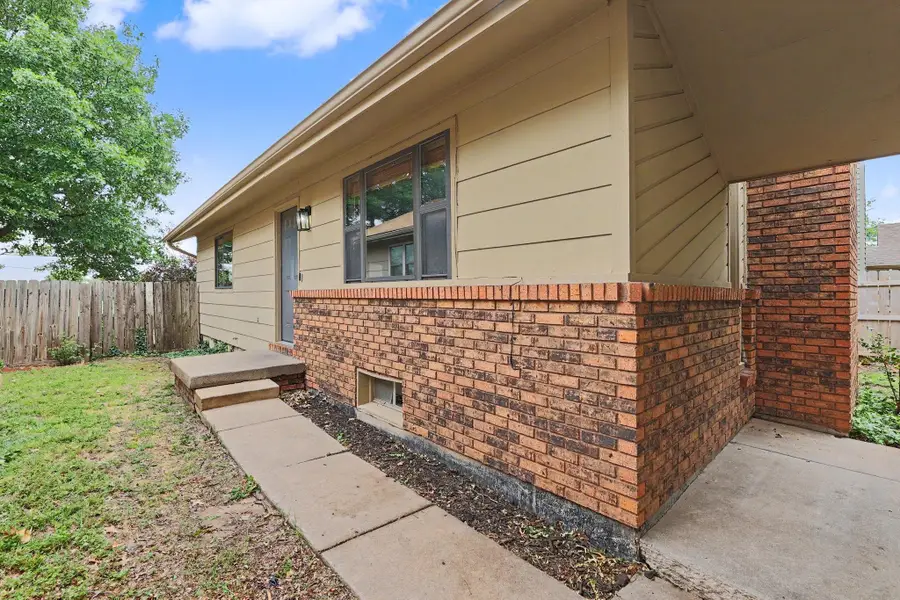 1614 N Brunswick Ln, Wichita, KS 67212 - #3