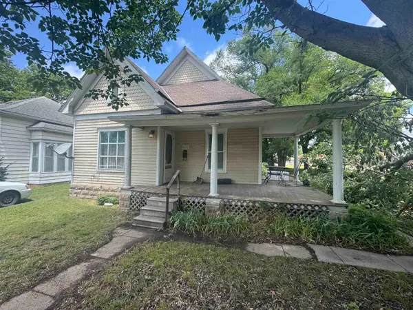 618 E 9th, Winfield, KS 67156