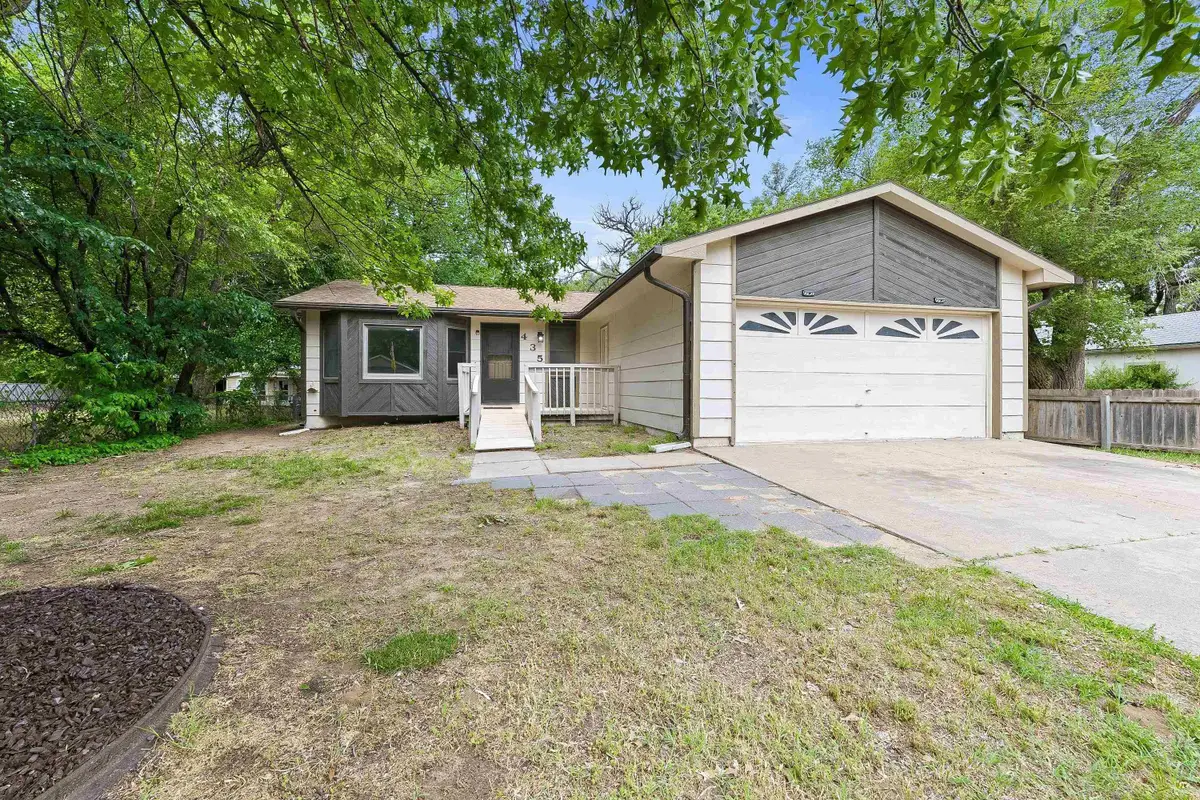 435 N Clara St, Wichita, KS 67212 - #1