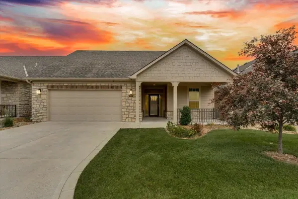 7726 E Turquoise, Bel Aire, KS 67226