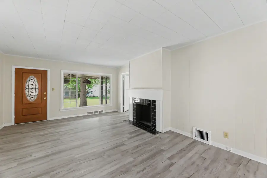 956 S Holyoke, Wichita, KS 67218 - #3