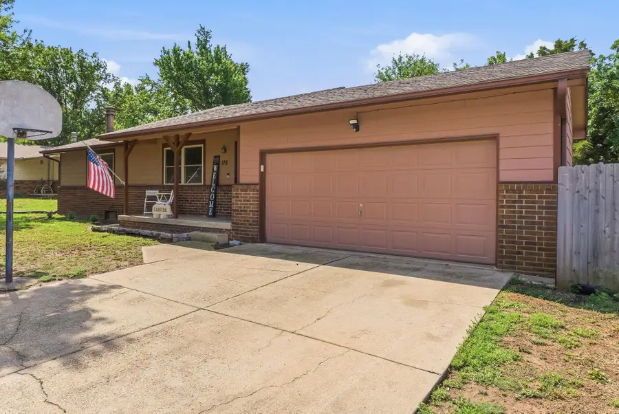 115 W April Dr, Mulvane, KS 67110 - #3