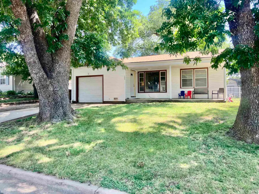 1629 E Gary St, Park City, KS 67219 - #2