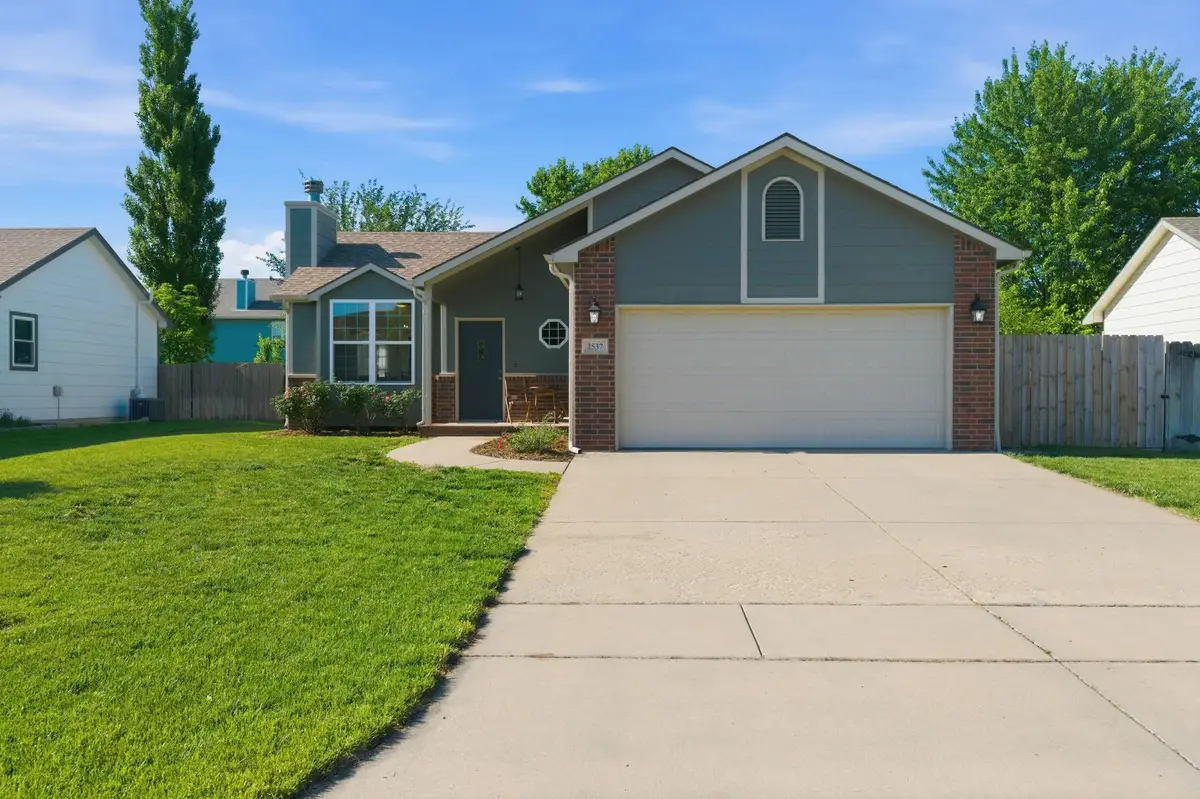 2537 E Cambridge Ct, Park City, KS 67219 - #1