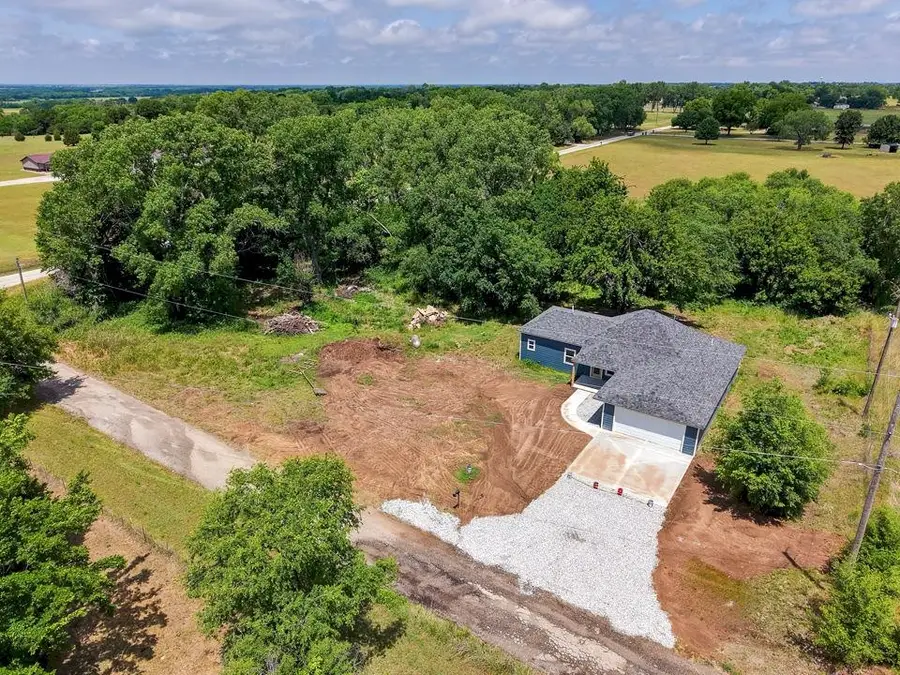2118 W Radio Ln, Arkansas City, KS 67005 - #2