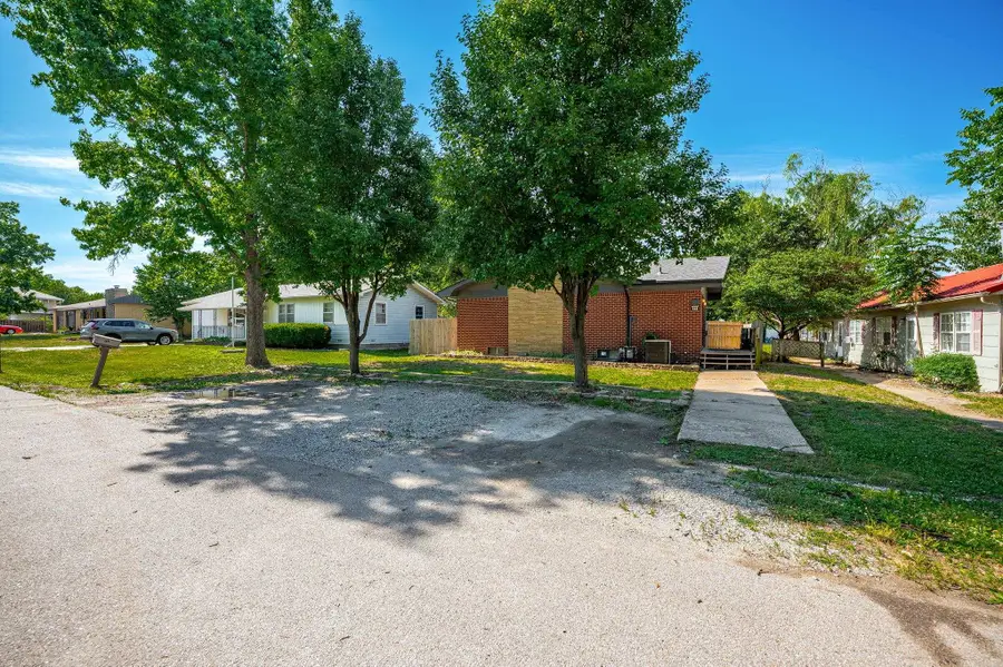 717 E High St, Towanda, KS 67144 - #3