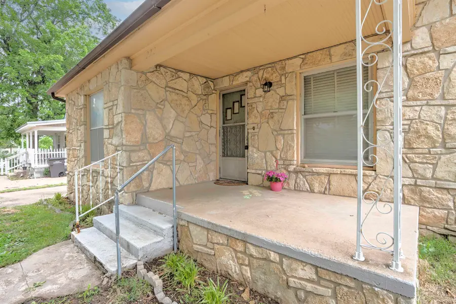 222 N 1st Street, Arkansas City, KS 67005 - #2