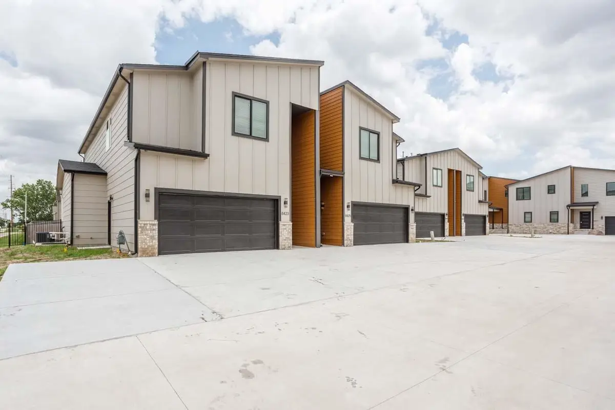 8521 W 37th St N, Wichita, KS 67205 - #1