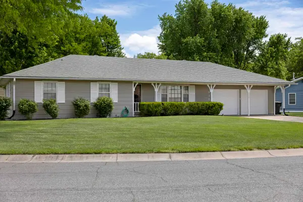 931 Trinity Dr., Newton, KS 67114