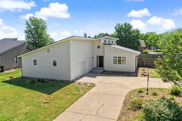 837 Golfview Ct., Salina, KS 67401