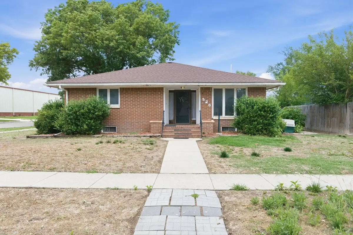 326 W 3rd Ave, Cheney, KS 67025 - #1