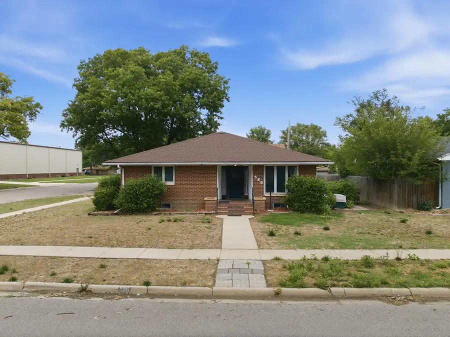 326 W 3rd Ave, Cheney, KS 67025 - #2