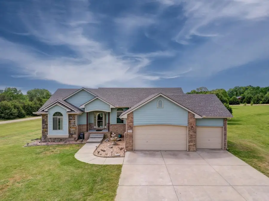 10307 Quail Ln, Arkansas City, KS 67005 - #2