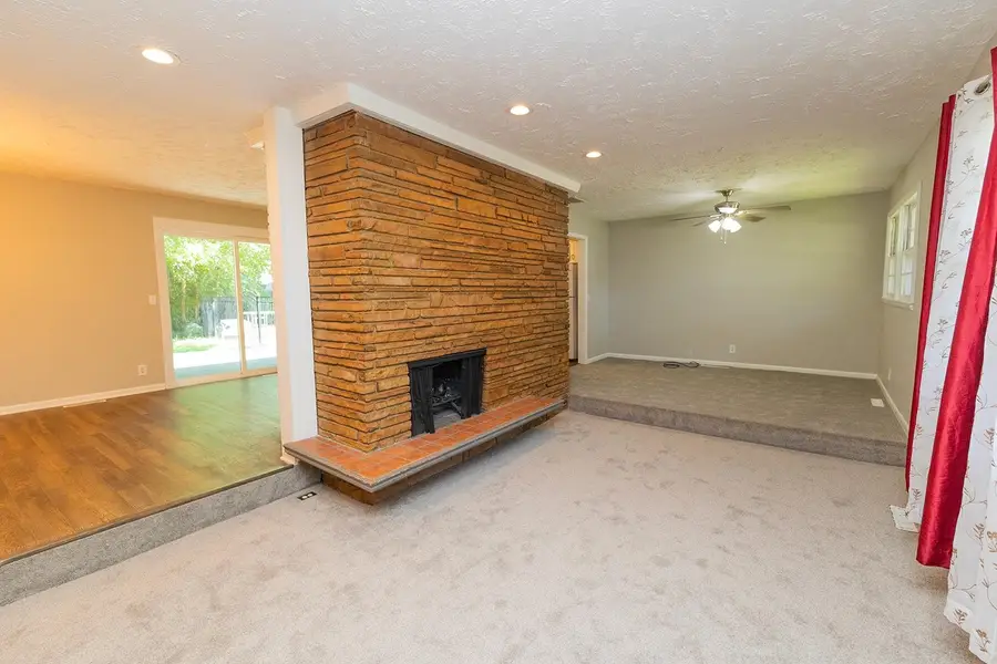 526 E Park Lane, Derby, KS 67037 - #2