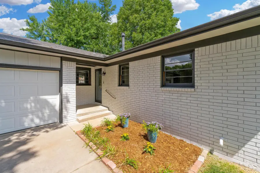 1213 N Wilbur Ln, Wichita, KS 67212 - #2