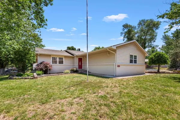 2012 N Burr Hill, Derby, KS 67037