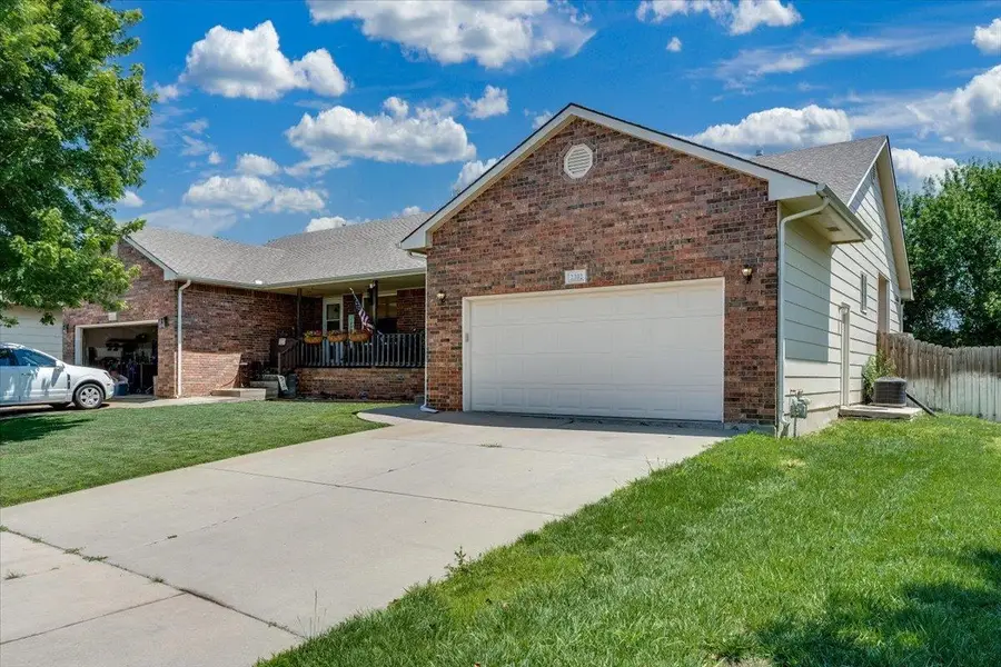 2302 N Shefford Cir., Wichita, KS 67205 - #2