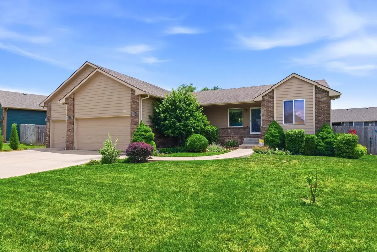 906 E Splitwood Way, Derby, KS 67037 - #1