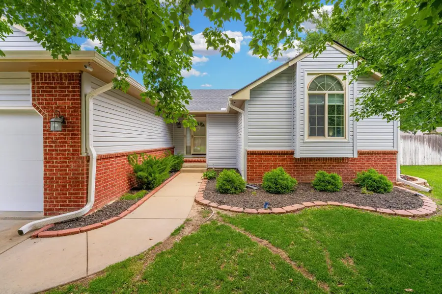 7307 W Barrington Ct, Wichita, KS 67212 - #2
