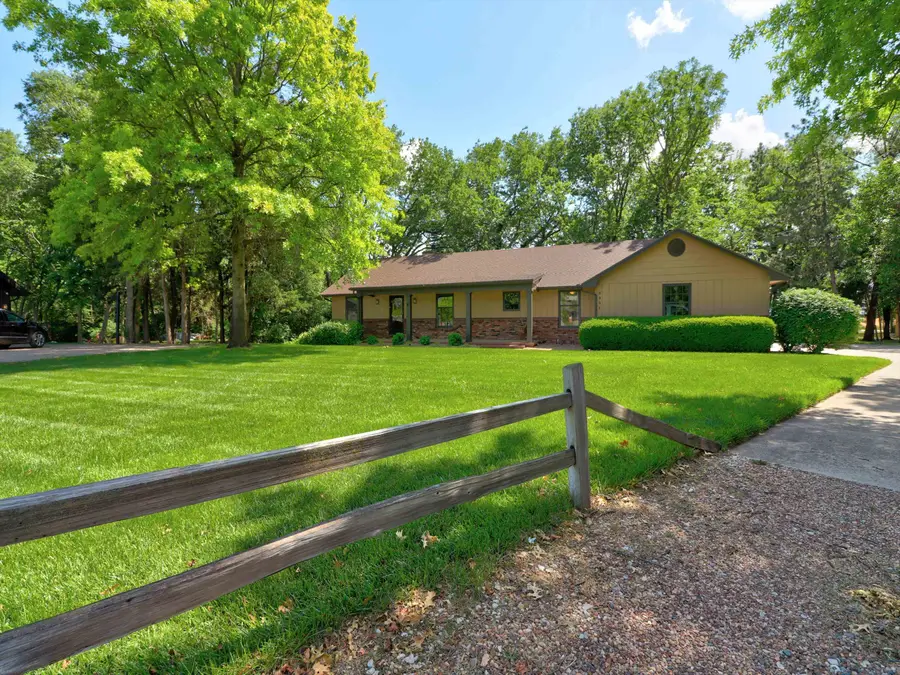 3231 Red Fox Ln, Newton, KS 67114 - #2