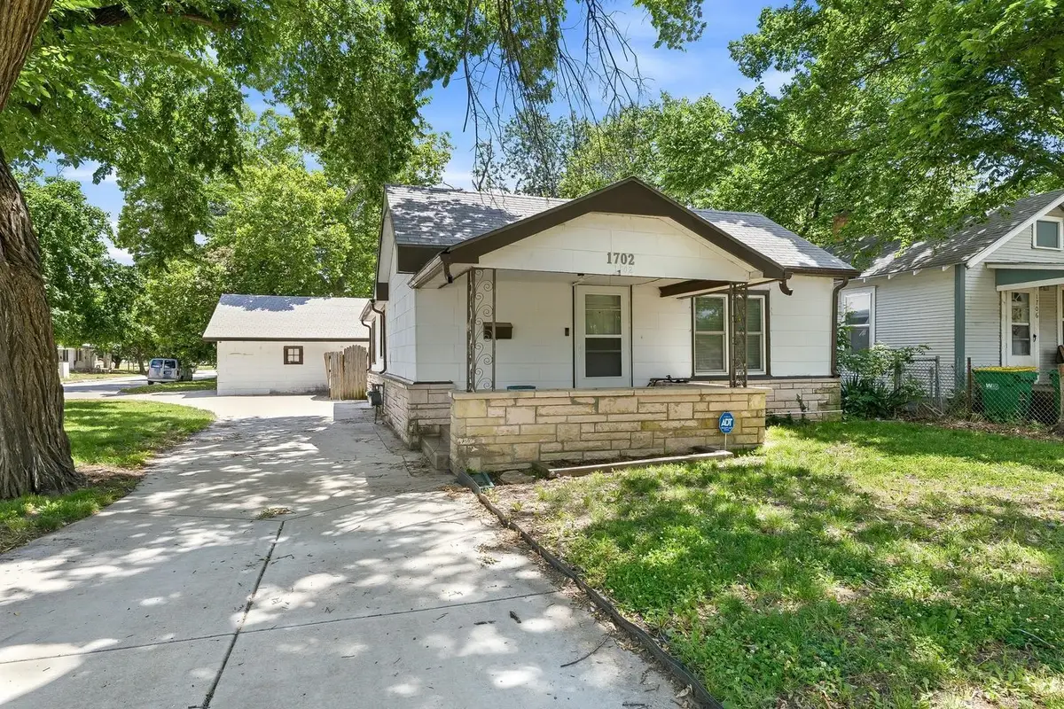 1702 S Greenwood Ave, Wichita, KS 67211 - #1