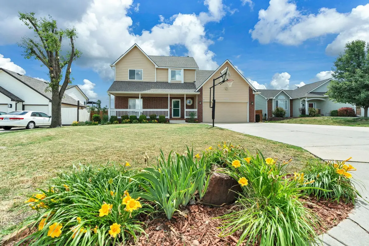 1824 S Stoneybrook St, Wichita, KS 67207 - #1
