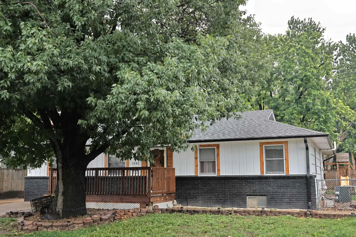 1203 Dover Dr, Salina, KS 67401 - #1