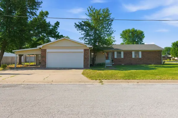 1214 Edgewood, Wellington, KS 67152