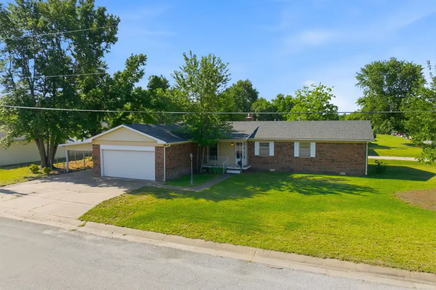 1214 Edgewood, Wellington, KS 67152 - #3