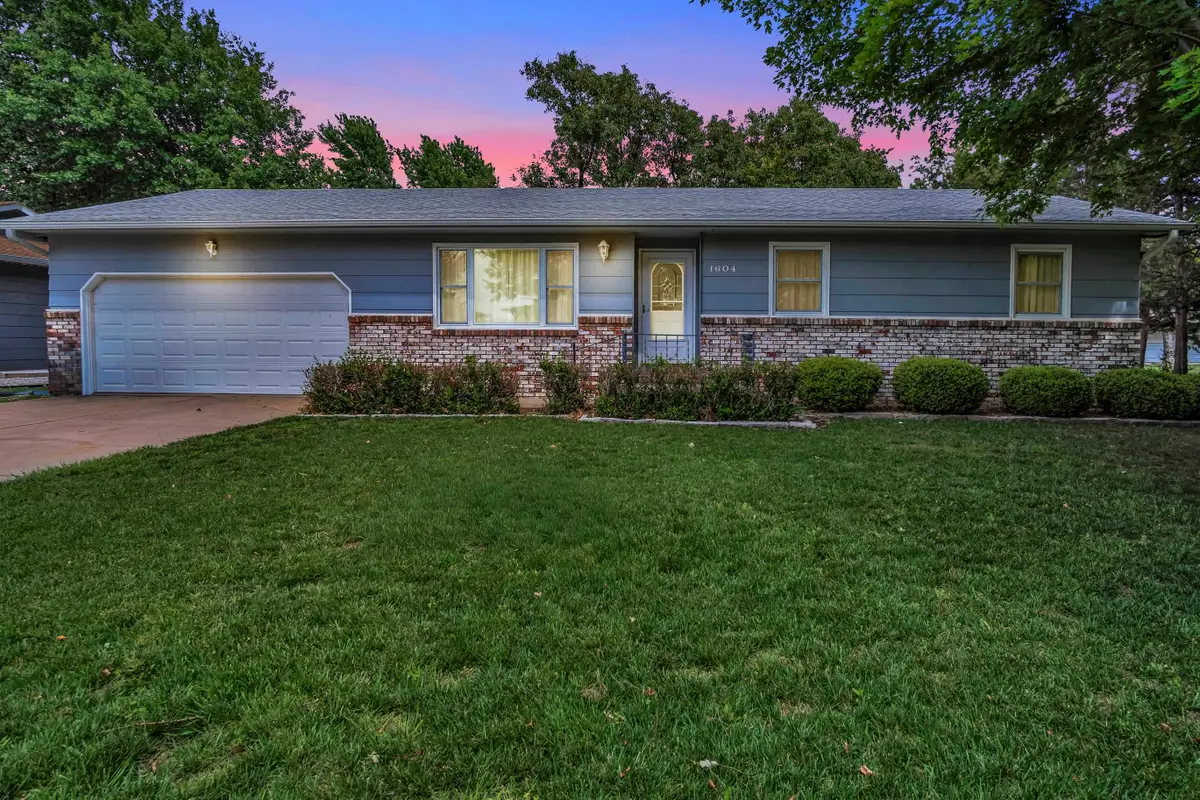 1604 Grandview Ct, Newton, KS 67114 - #1