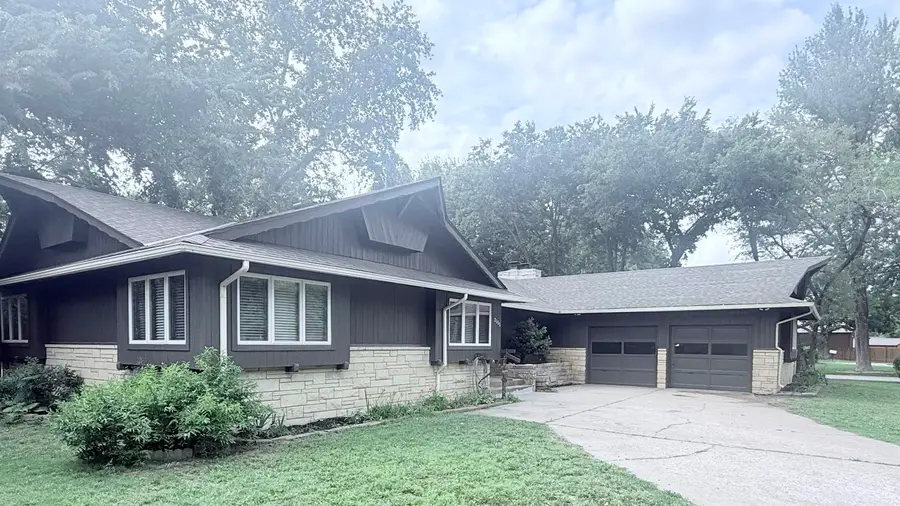 3151 N Somerset Dr, Wichita, KS 67204 - #2