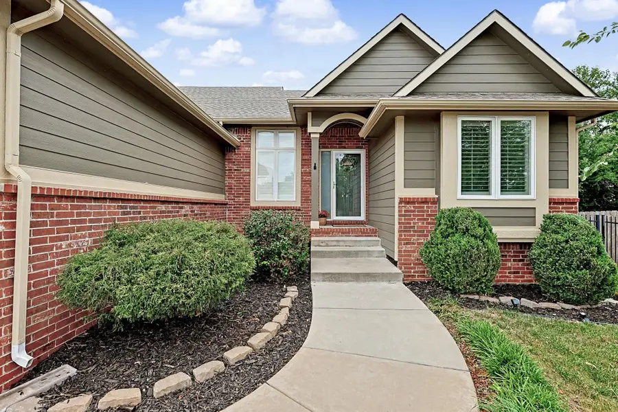 1042 N Beau Jardin Cir, Derby, KS 67037 - #2
