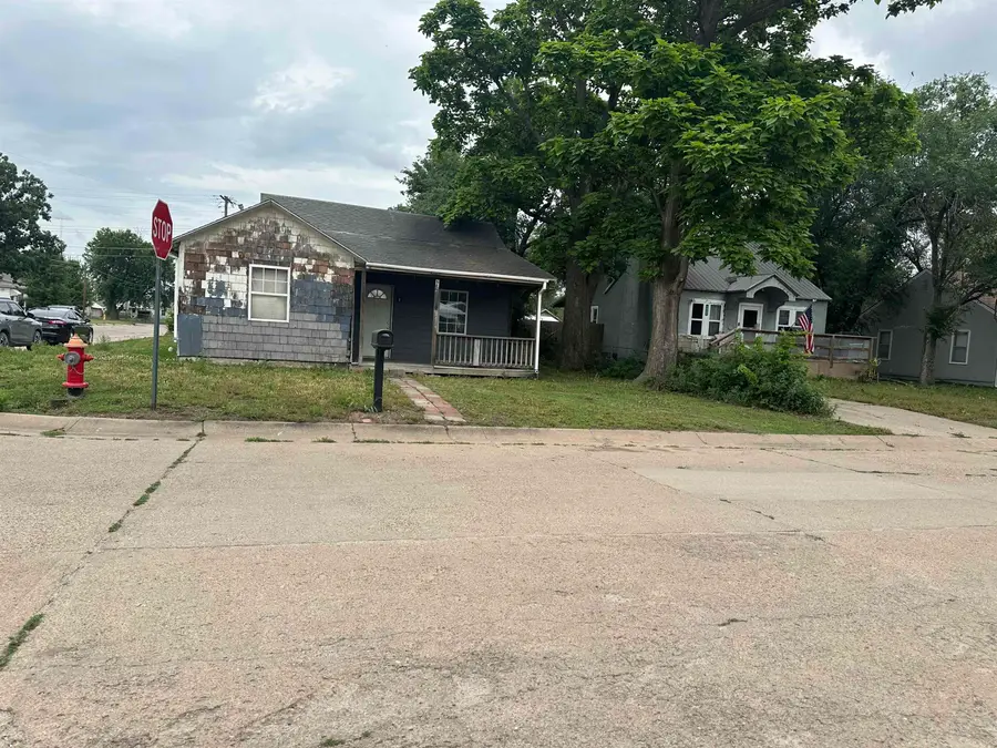 1529 N C St., Wellington, KS 67152 - #2