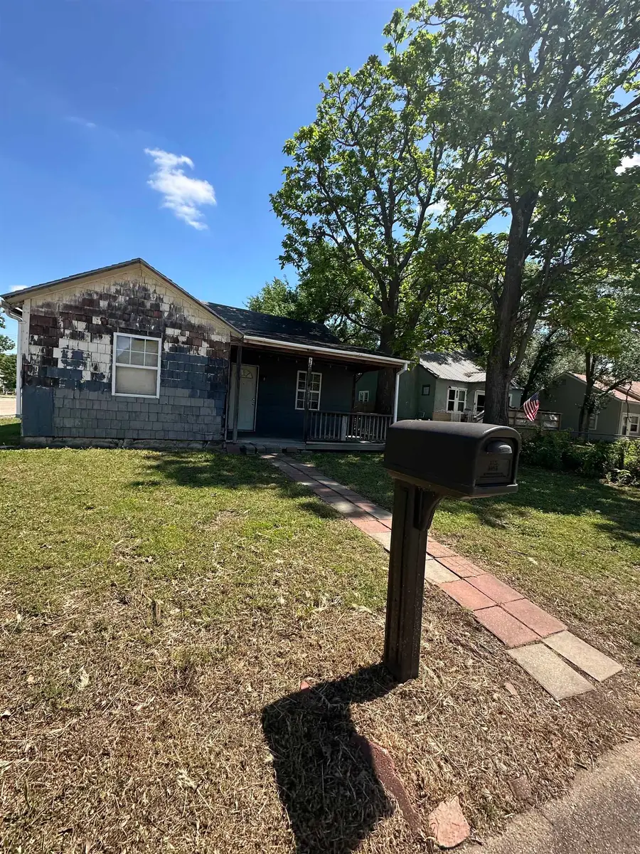 1529 N C St., Wellington, KS 67152 - #3