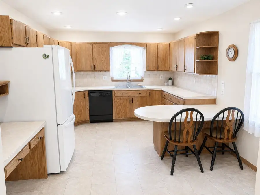 915 Lena, Salina, KS 67401 - #2