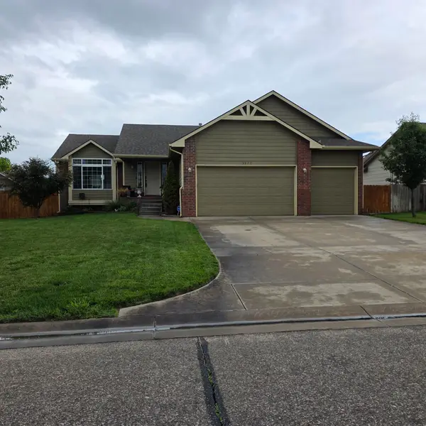 3227 S Blue Lake Ct, Wichita, KS 67215