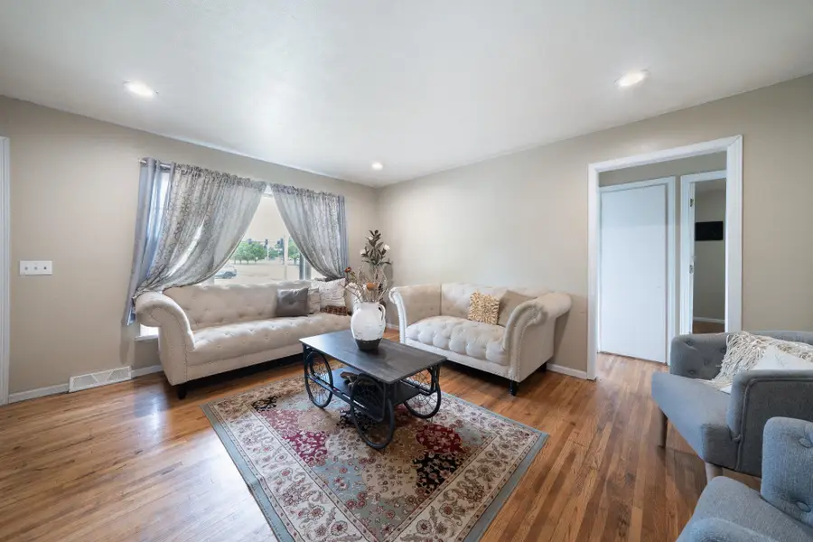 2337 S Glenn Ave, Wichita, KS 67213 - #3