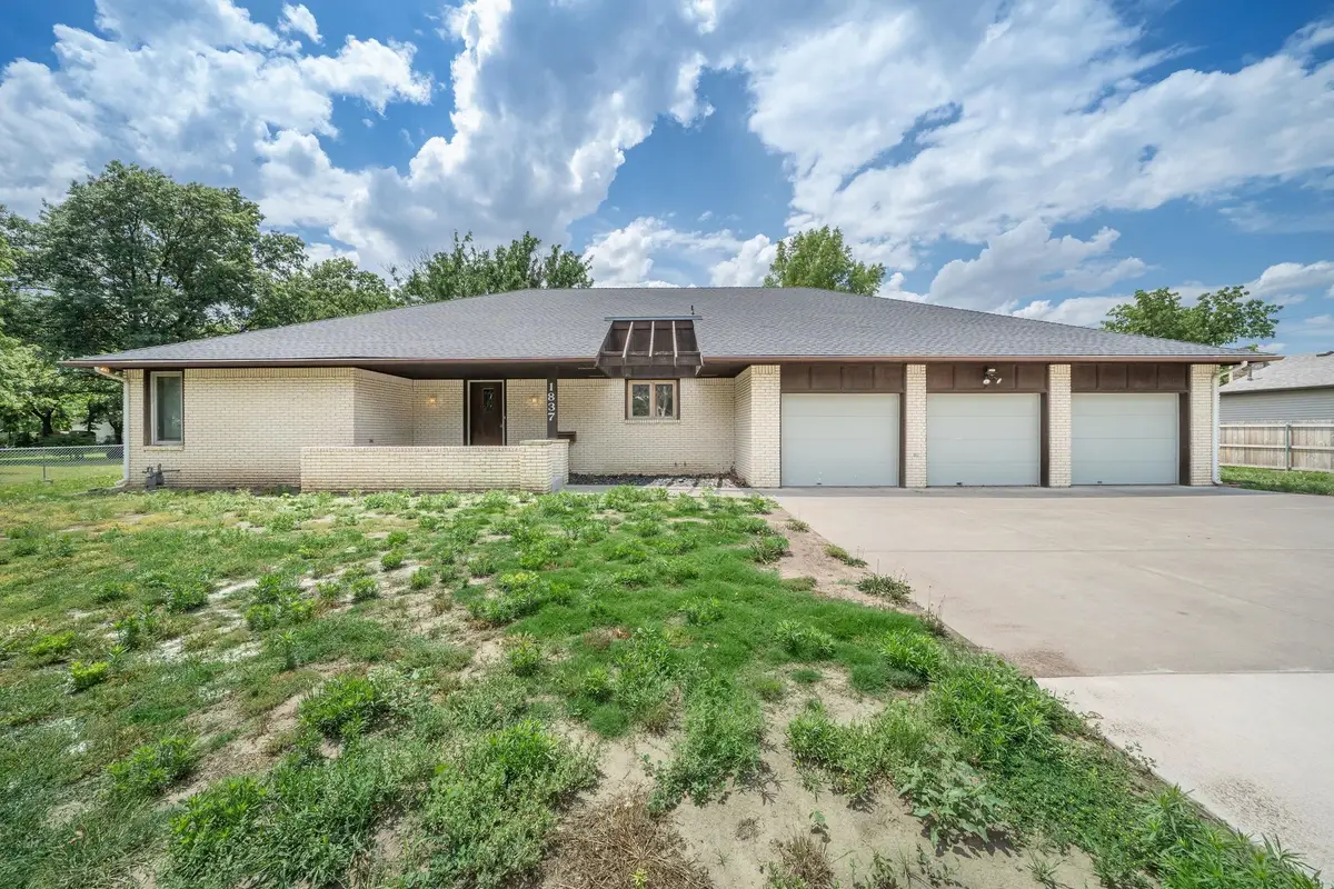 1837 N Mt Carmel, Wichita, KS 67203 - #1
