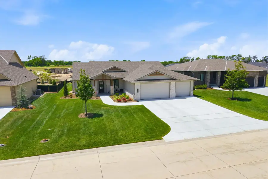 5926 E Forbes Ct., Bel Aire, KS 67220 - #2