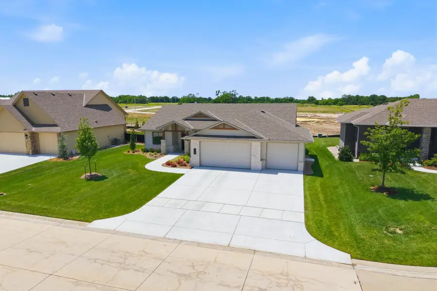 5926 E Forbes Ct., Bel Aire, KS 67220 - #3