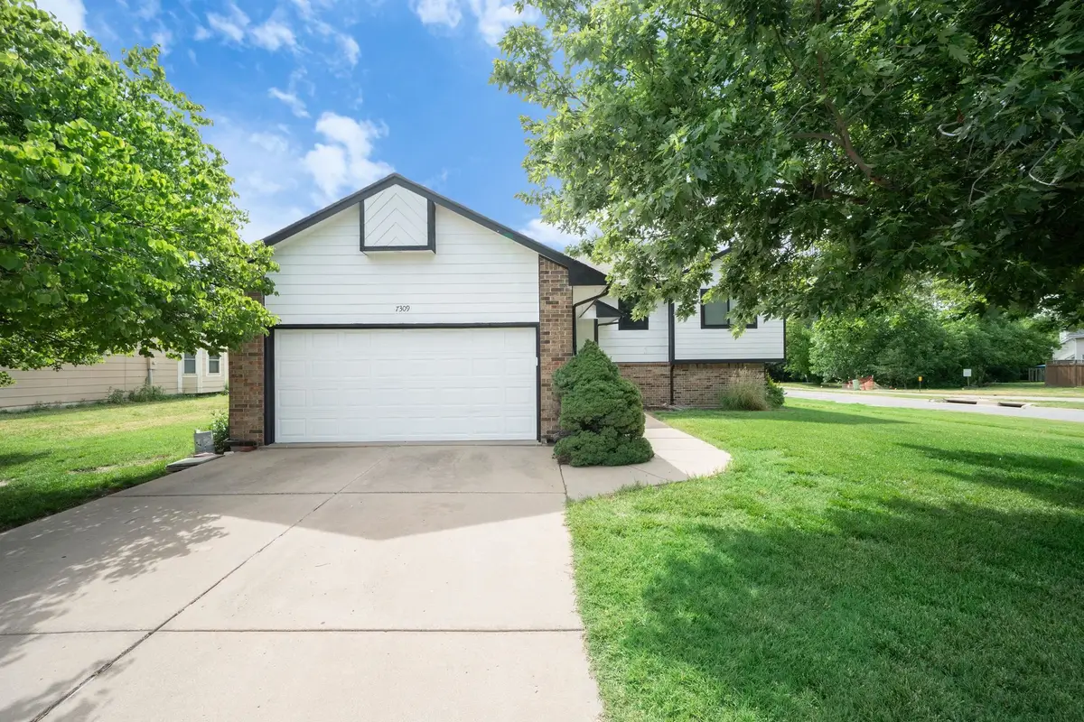 7309 E 32nd Ct, Wichita, KS 67226 - #1