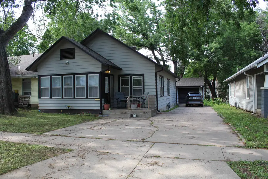 622 W Carr Ave, El Dorado, KS 67042 - #2