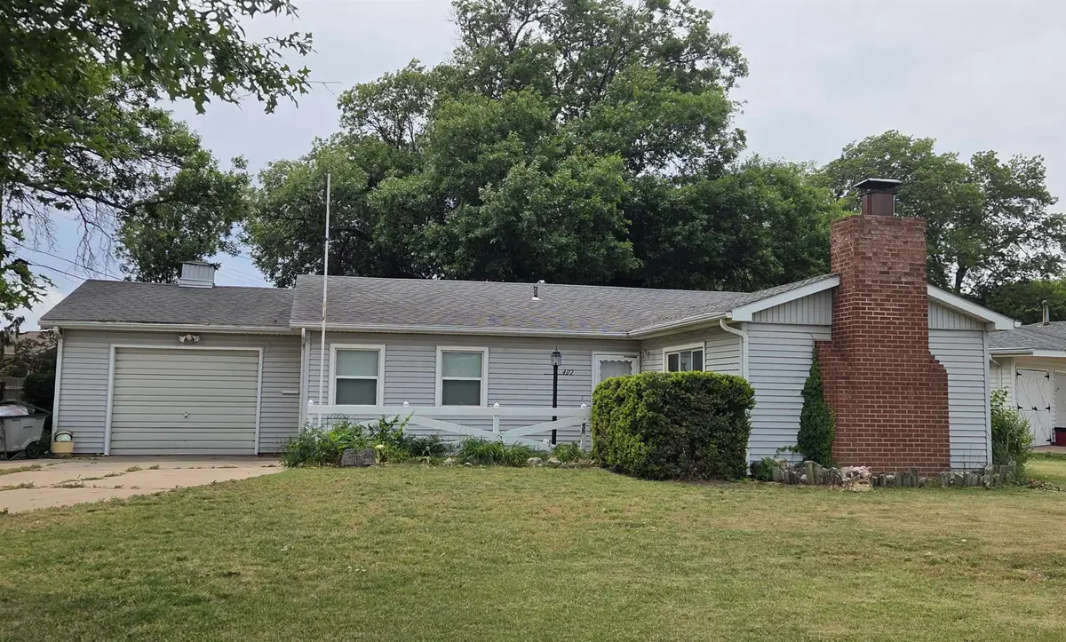 402 N Circle Dr, Wellington, KS 67152 - #1