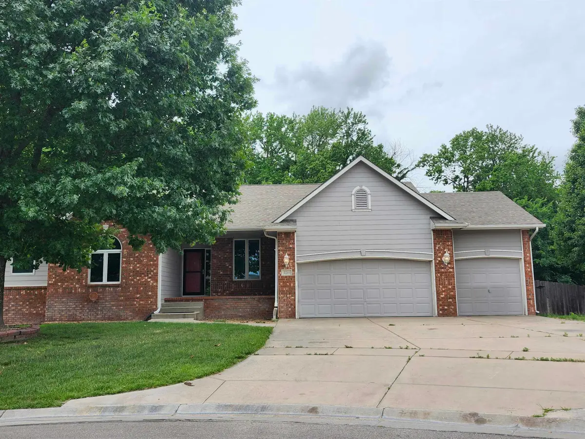 2211 S Glenhurst Ct, Andover, KS 67002 - #1