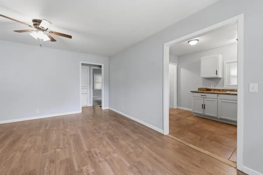 2307 E Shadybrook Ln, Wichita, KS 67214 - #2