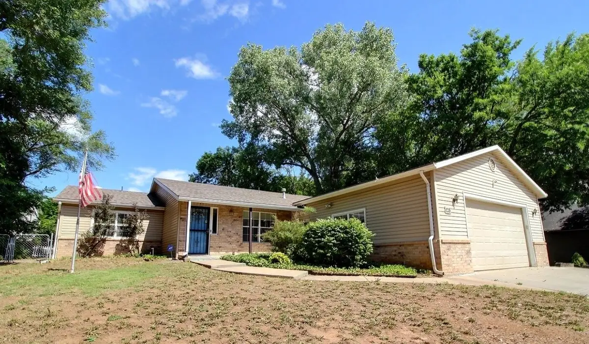 1218 N Wild Turkey Dr, Derby, KS 67037 - #1