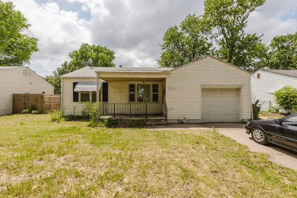 2215 S Green, Wichita, KS 67211