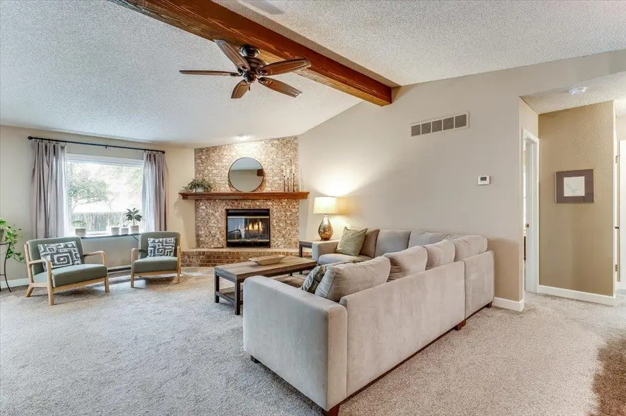 2206 N Basswood Ct, Derby, KS 67037 - #2