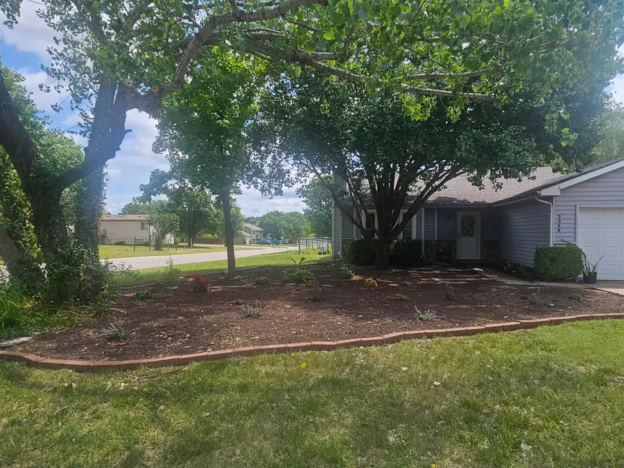 2048 N Forest Park St, Derby, KS 67037 - #2